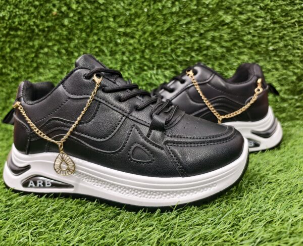 Chunky charm jogger for girls