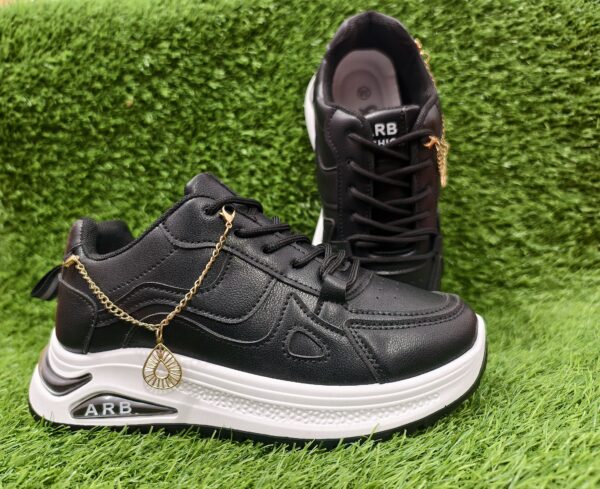 Chunky charm jogger for girls